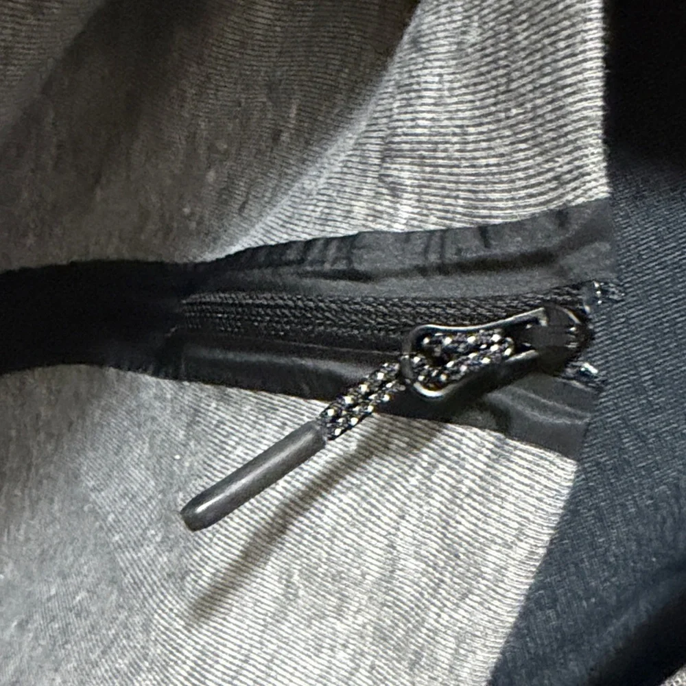 Nike Grey Hooded Sweatshirt with Red Logo Tag - Picture 6 of 8